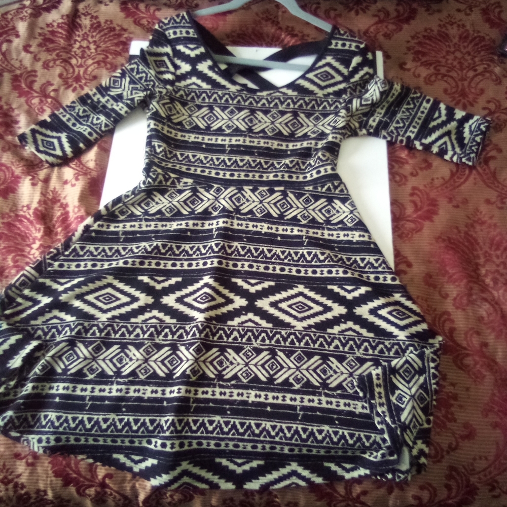 Dress - Picture 2 of 4